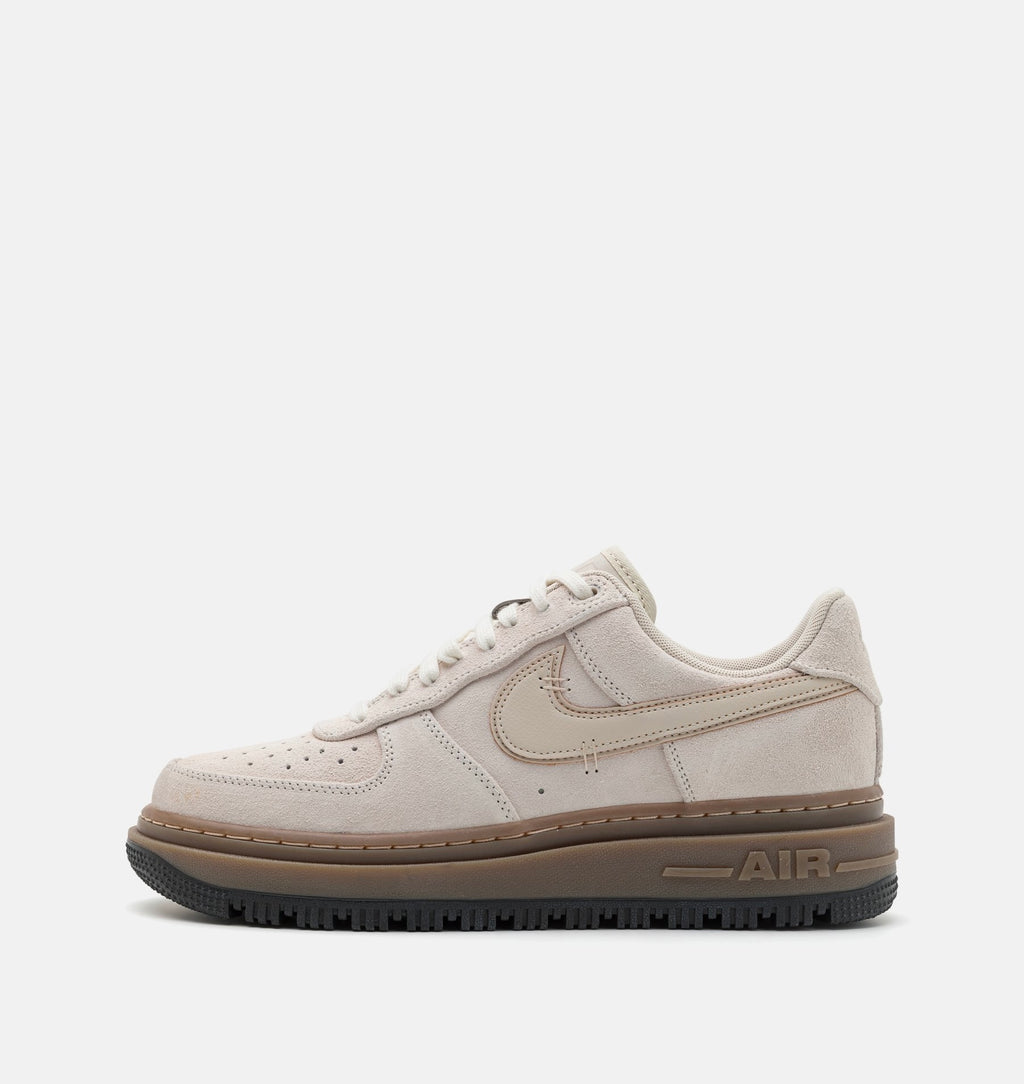 Nike Air Force 1 Luxe