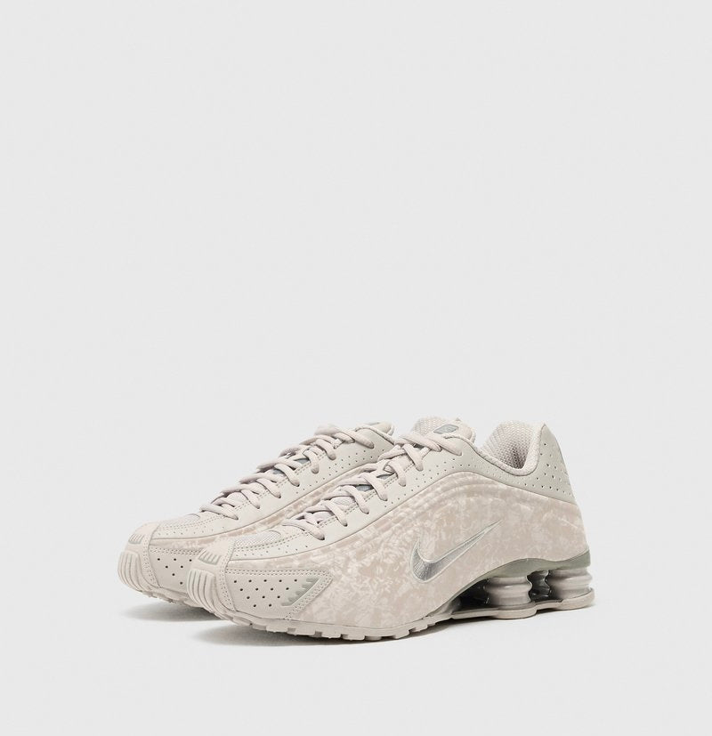 Nike Shox R4