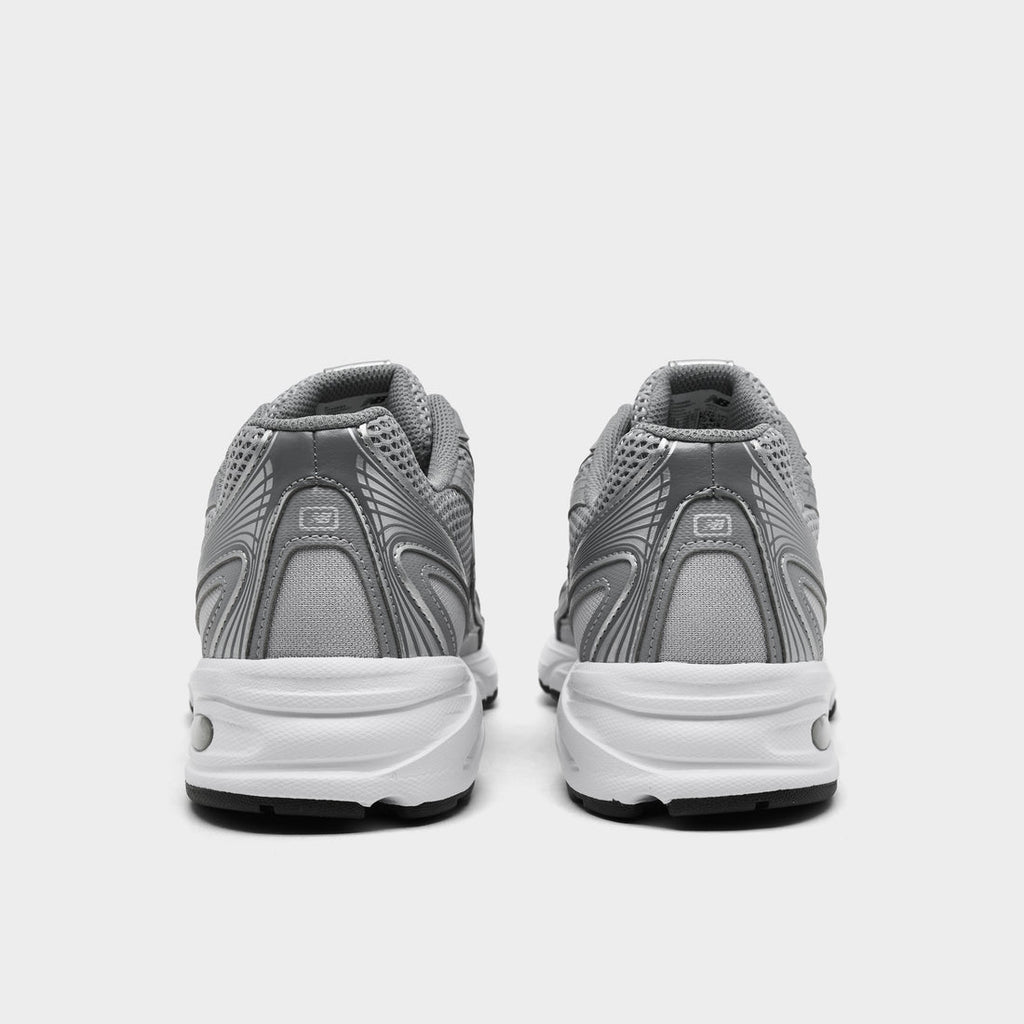 New Balance 740