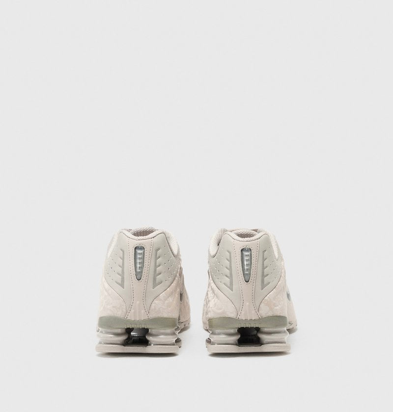 Nike Shox R4