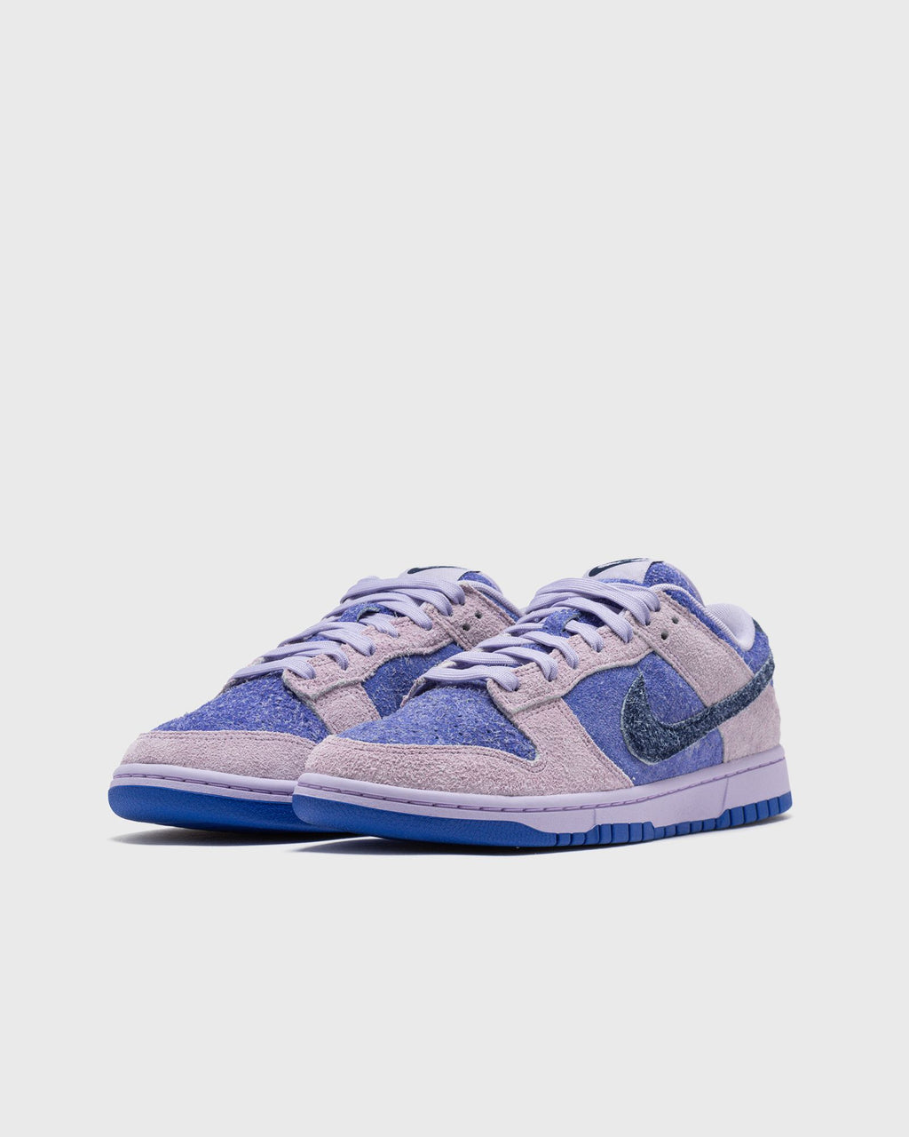 Nike Dunk Low SE “Hydrangeas”