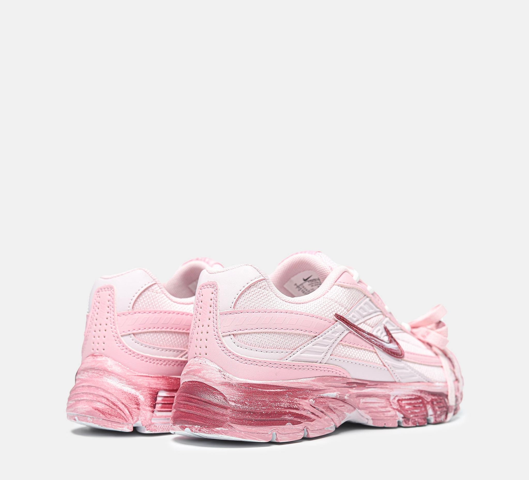 Nike Initiator