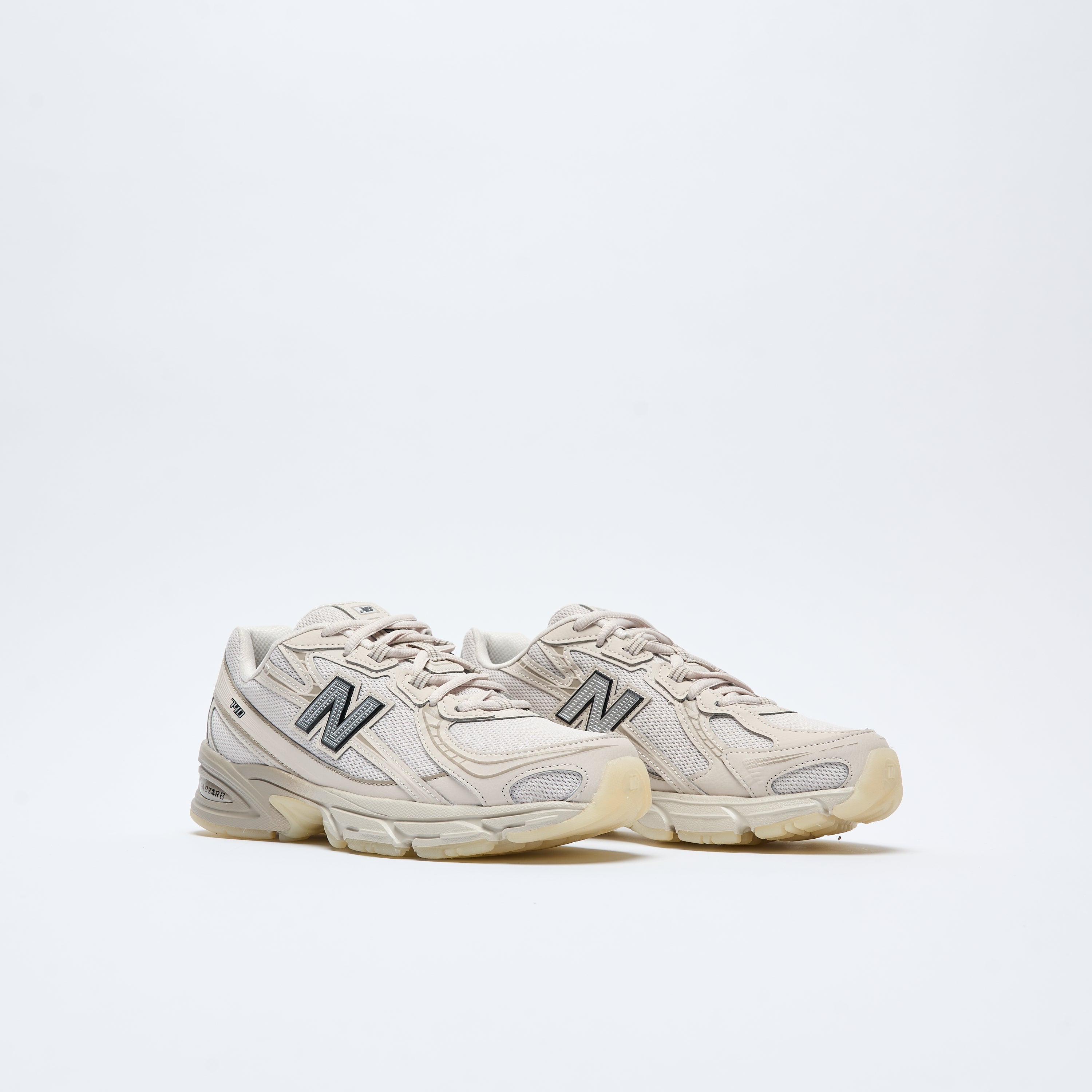 New Balance 740