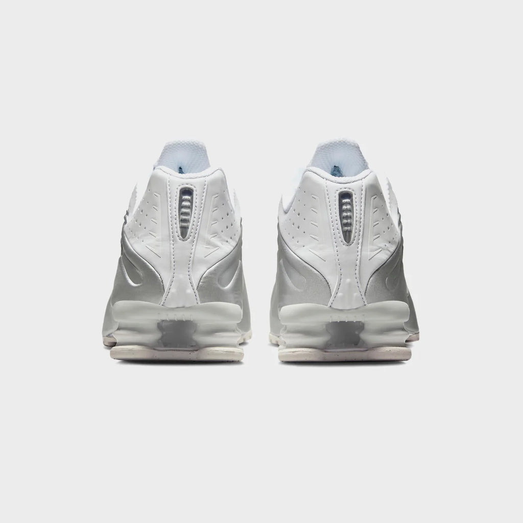 Nike Shox R4