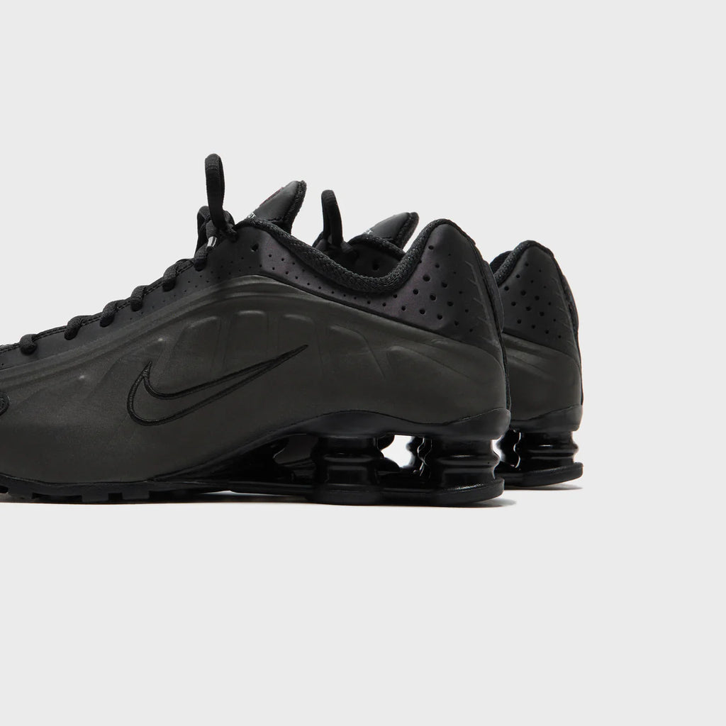 Nike Shox R4