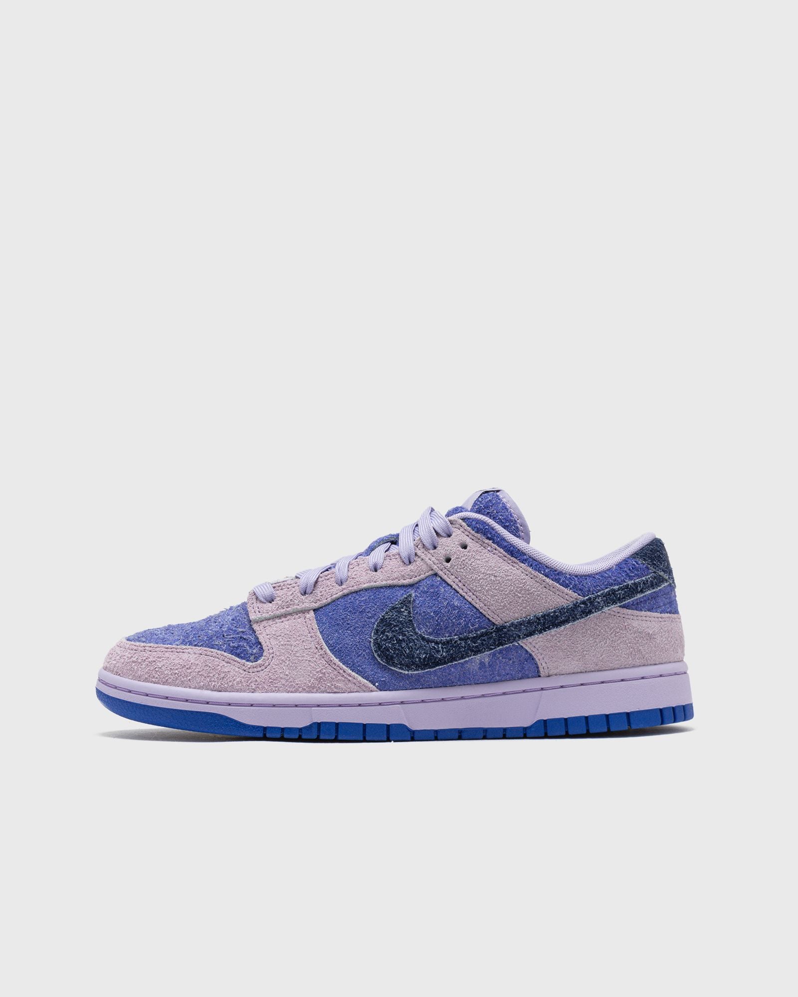 Nike Dunk Low SE “Hydrangeas”